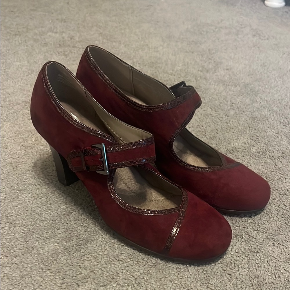 Aerosoles burgundy vintage heels